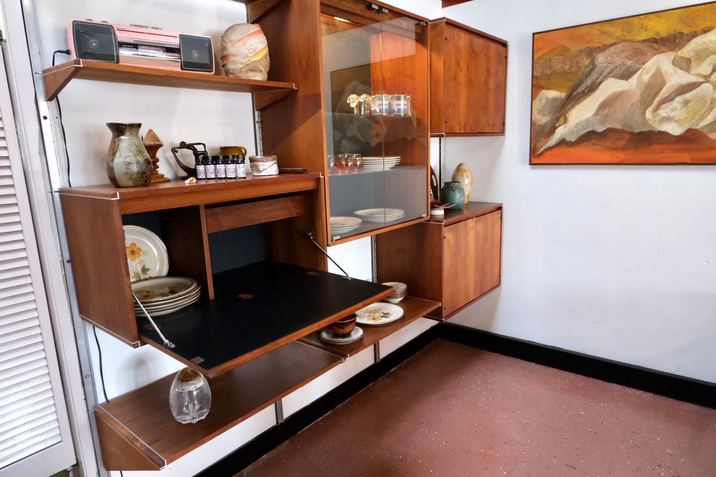 Barzilay Wall Unit