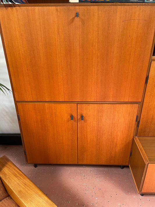 Awandi BMZ free standing wall unit.